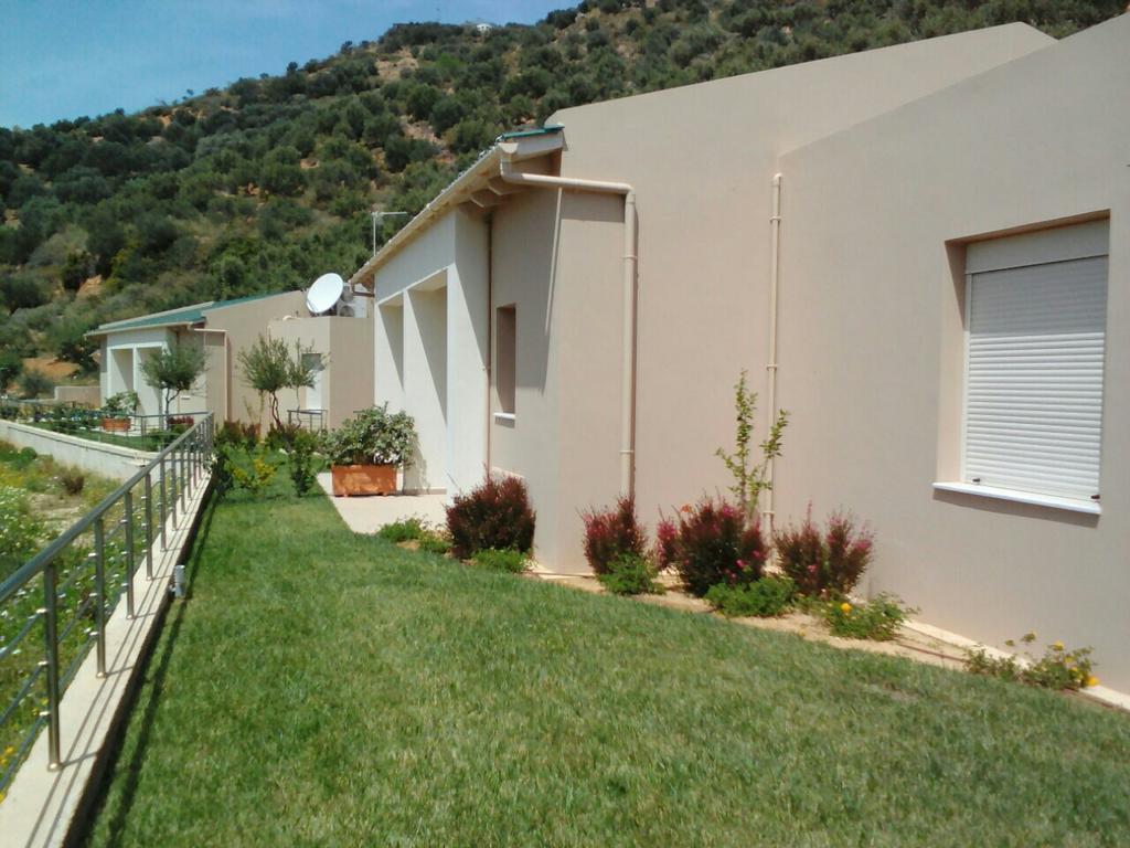 Aksos Suites Accessible Accommodation Agia  Exteriör bild