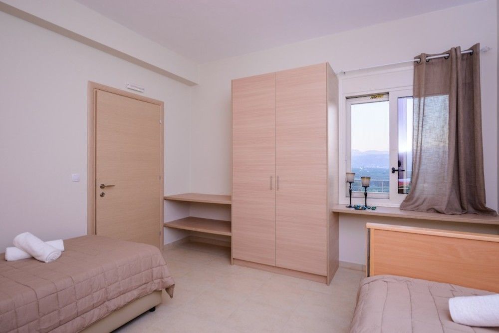 Aksos Suites Accessible Accommodation Agia  Exteriör bild